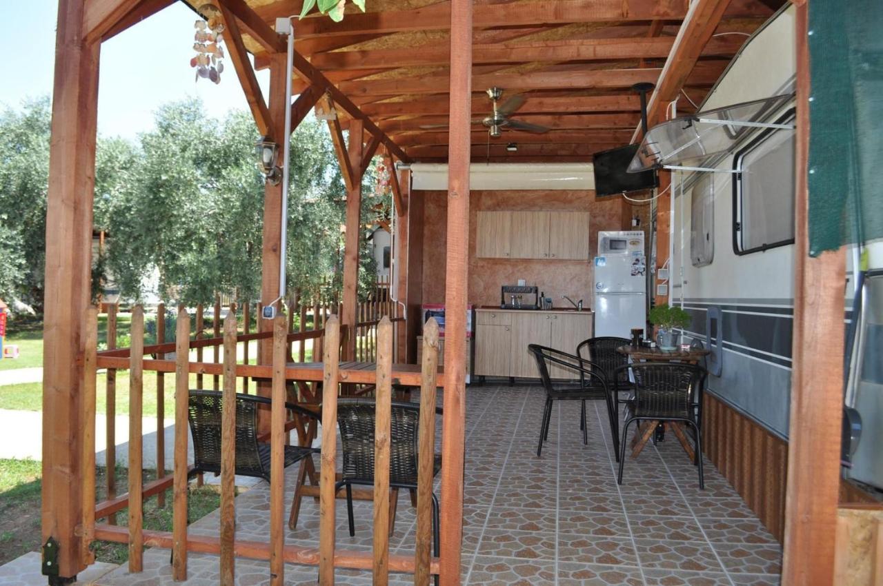 Caravan Rona Skala Kallirakhis Luaran gambar